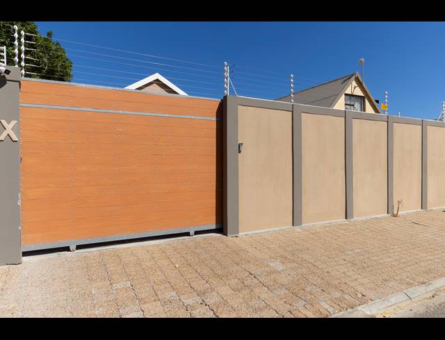 2 BEDROOM HOUSE FOR SALE IN ADMIRALS PARK